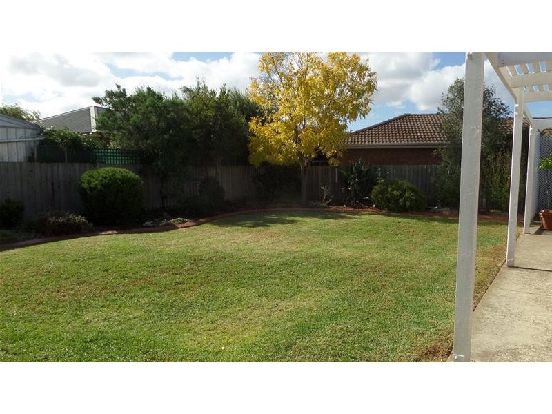 18 Kantara Crescent, Lara VIC 3212