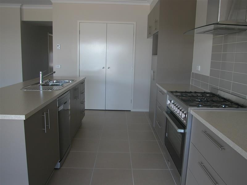 5 Wood Duck Crt, Lara VIC 3212