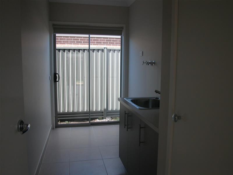 5 Wood Duck Crt, Lara VIC 3212