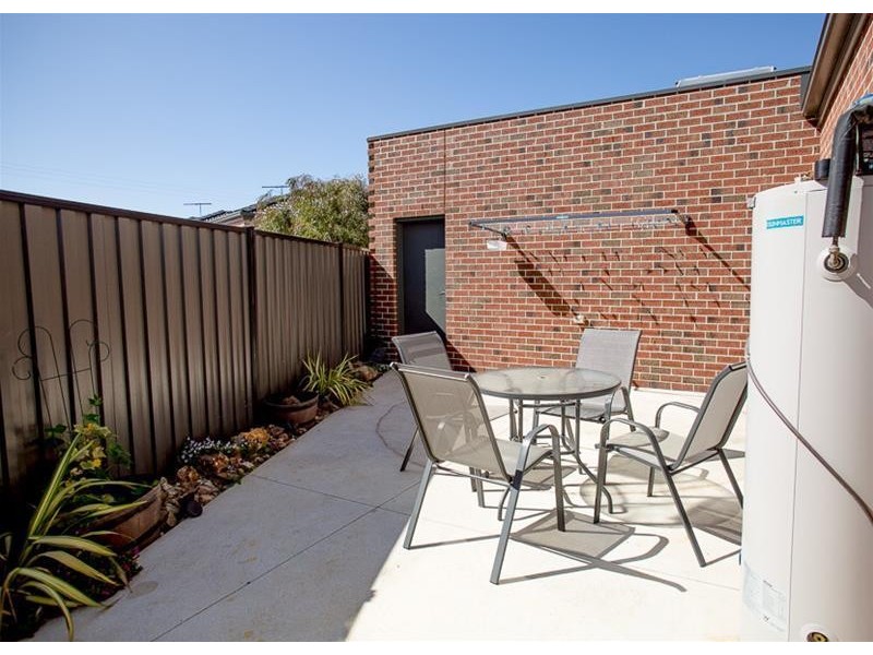 1/40 Benetti Drive, Lara VIC 3212