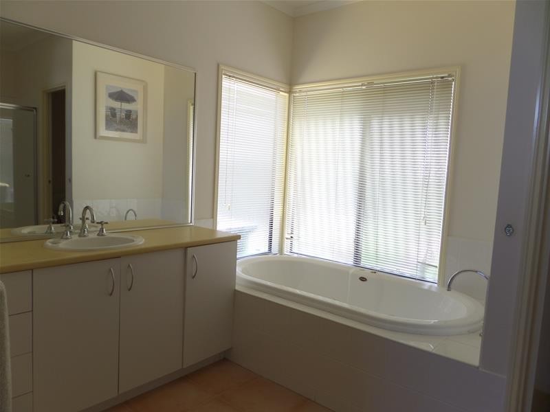 7 Judith Court, Lara VIC 3212