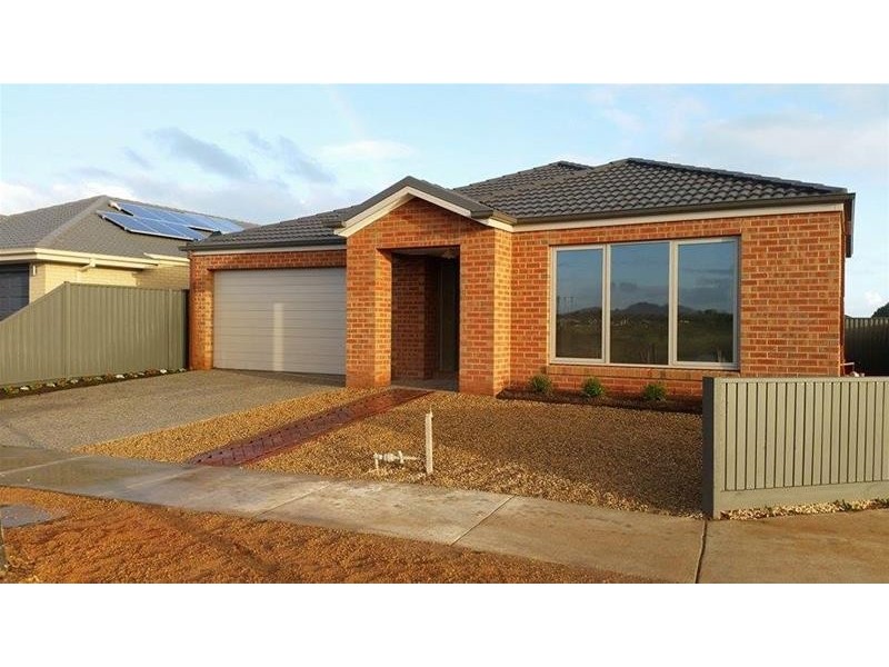 62 Eastlakes Boulevard, Lara VIC 3212