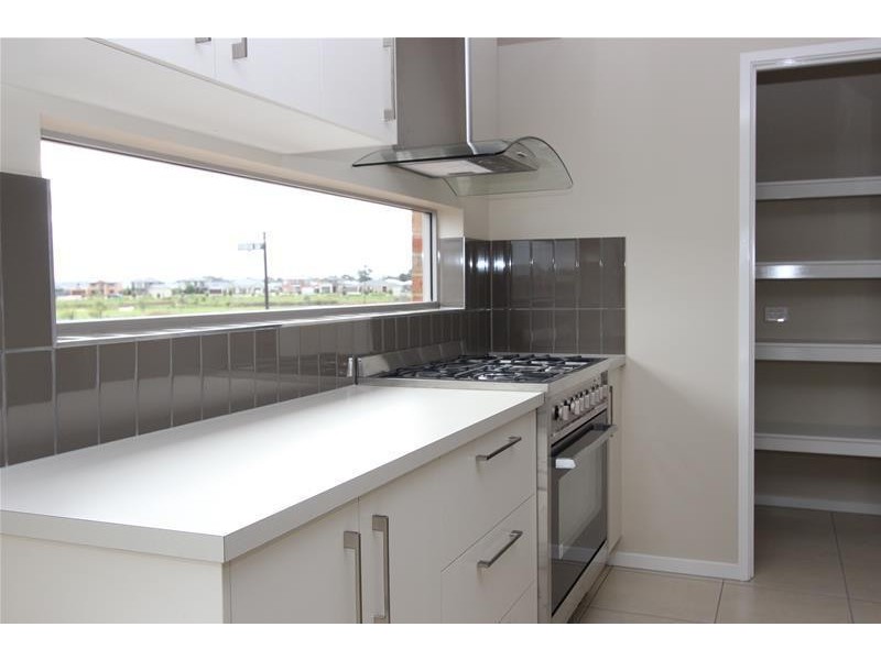 62 Eastlakes Boulevard, Lara VIC 3212