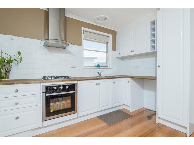 9 Kosciusko Avenue, Corio VIC 3214