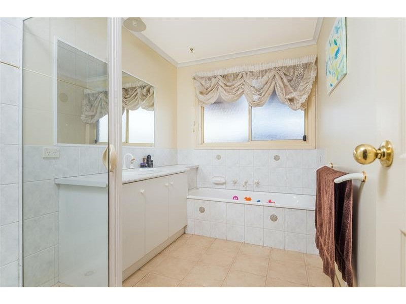 1 David Place, Lara VIC 3212