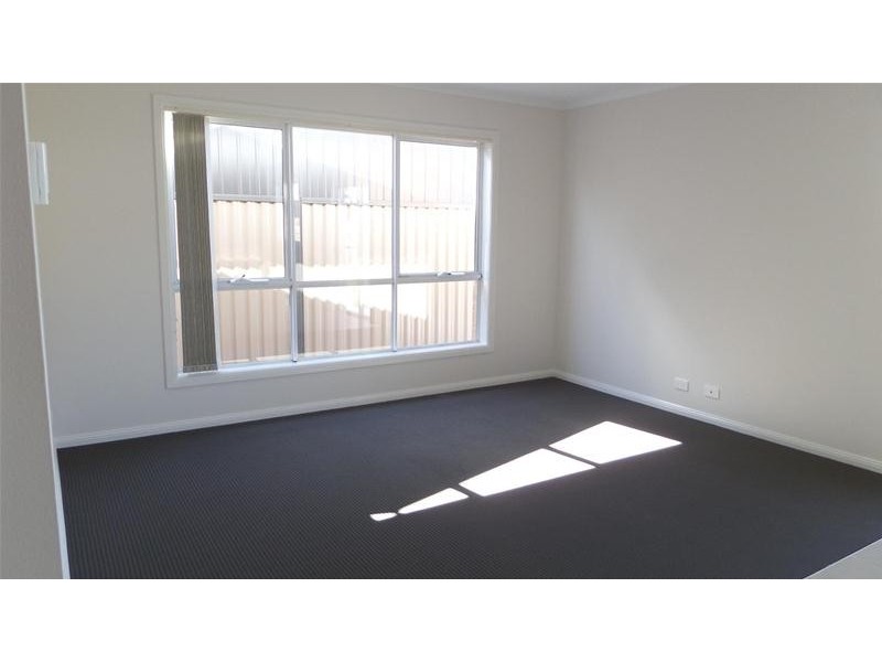 2/12 Forest Road North, Lara VIC 3212