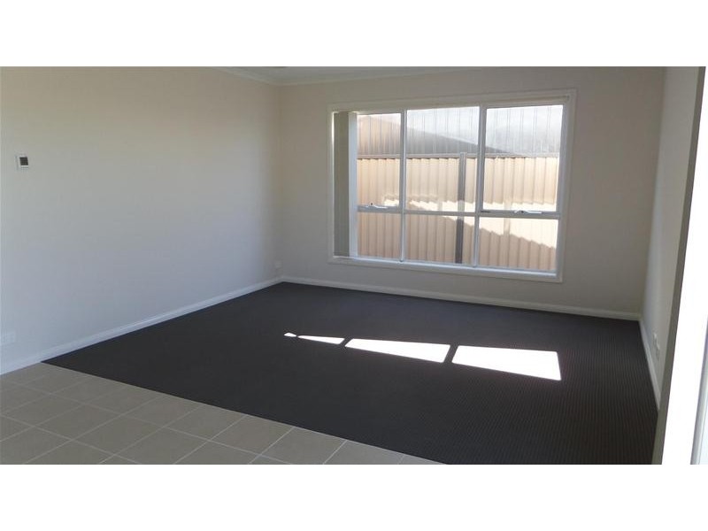 2/12 Forest Road North, Lara VIC 3212