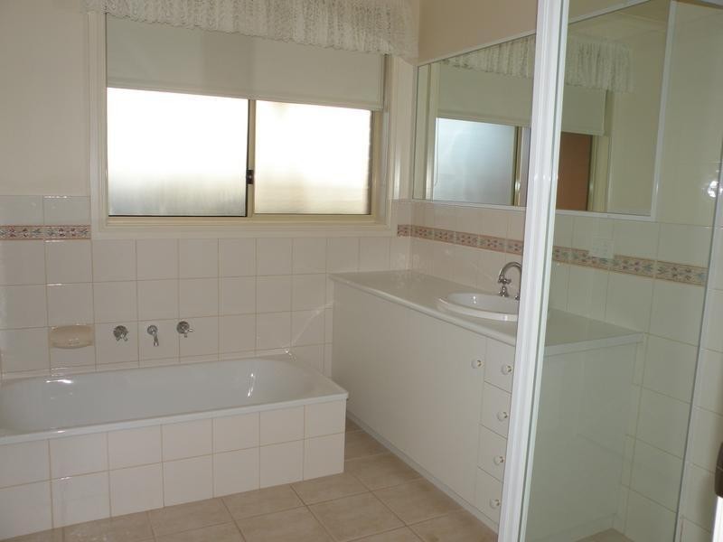 1/22 Brownlow Court, Lara VIC 3212