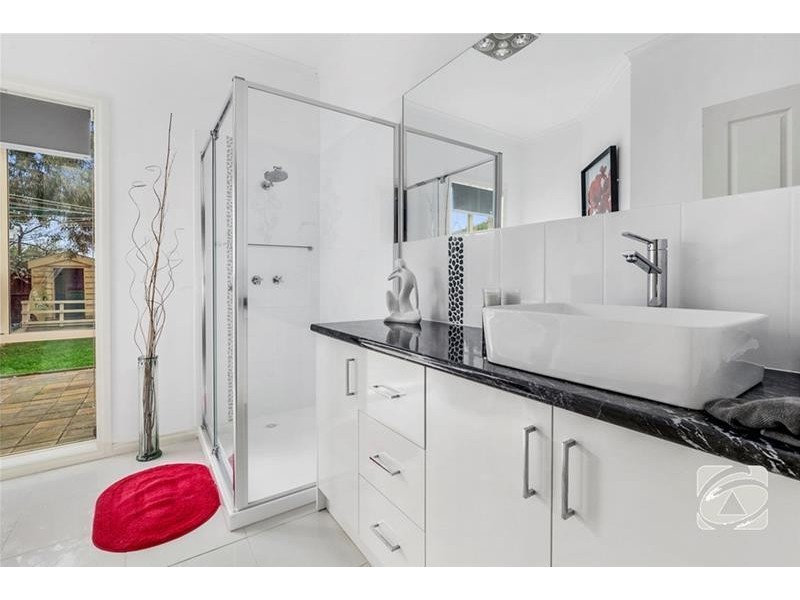 36  Young Street, Lara VIC 3212