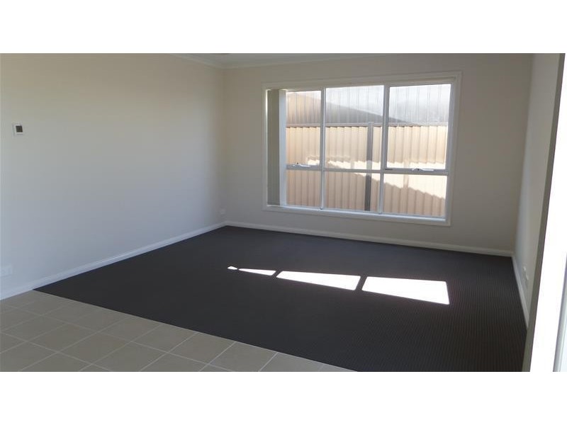 2/12 Forest Road North, Lara VIC 3212