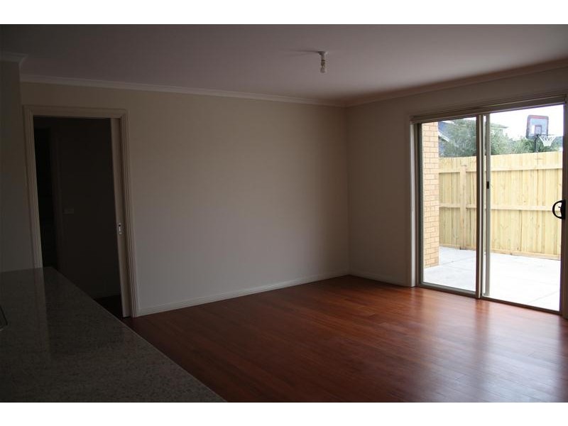 2/103 McClelland Avenue, Lara VIC 3212