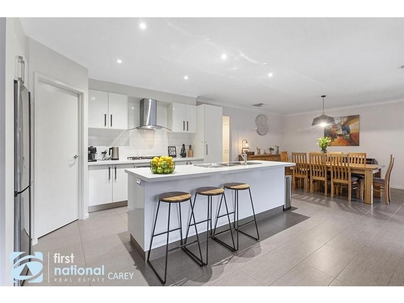 15 Raymond George Place, Lara VIC 3212