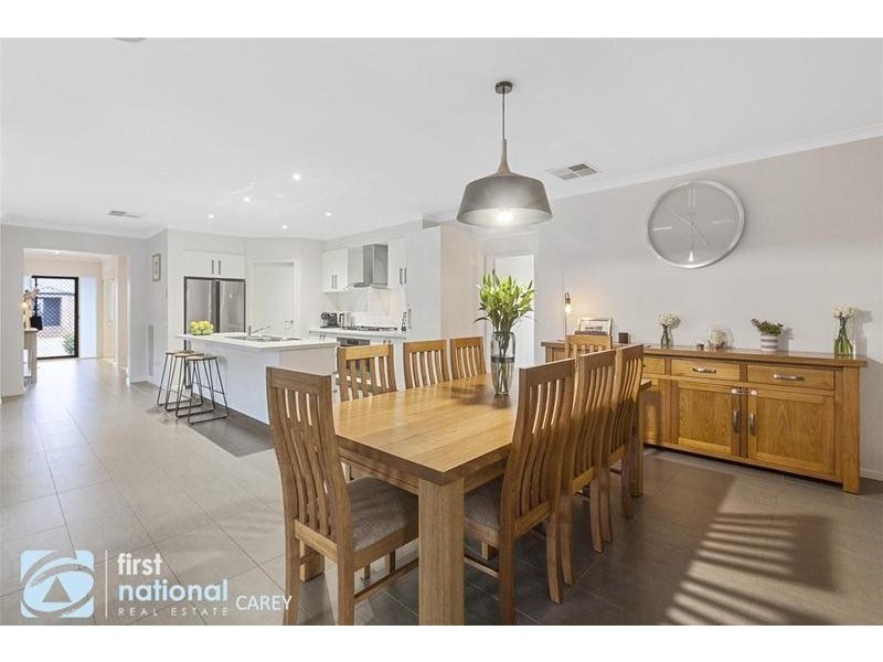 15 Raymond George Place, Lara VIC 3212