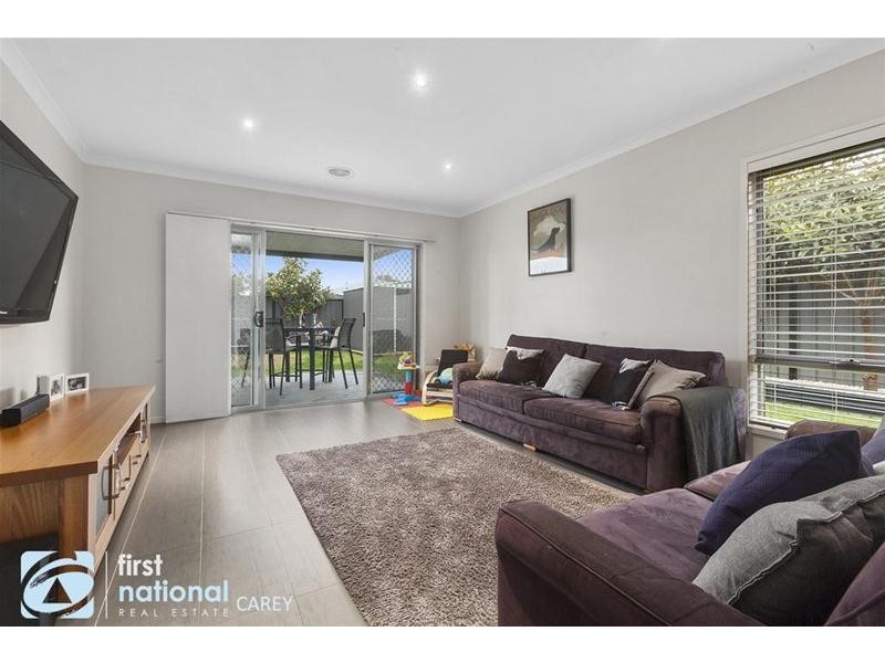 15 Raymond George Place, Lara VIC 3212