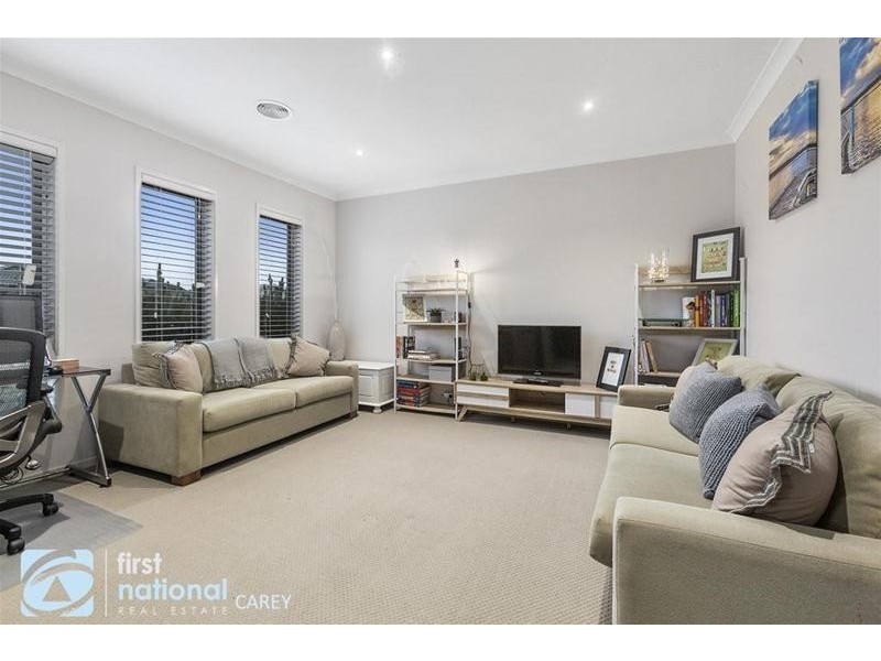 15 Raymond George Place, Lara VIC 3212