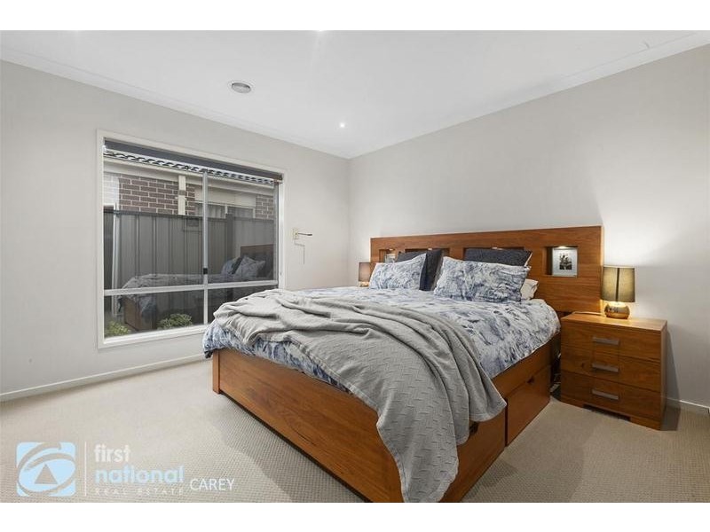 15 Raymond George Place, Lara VIC 3212