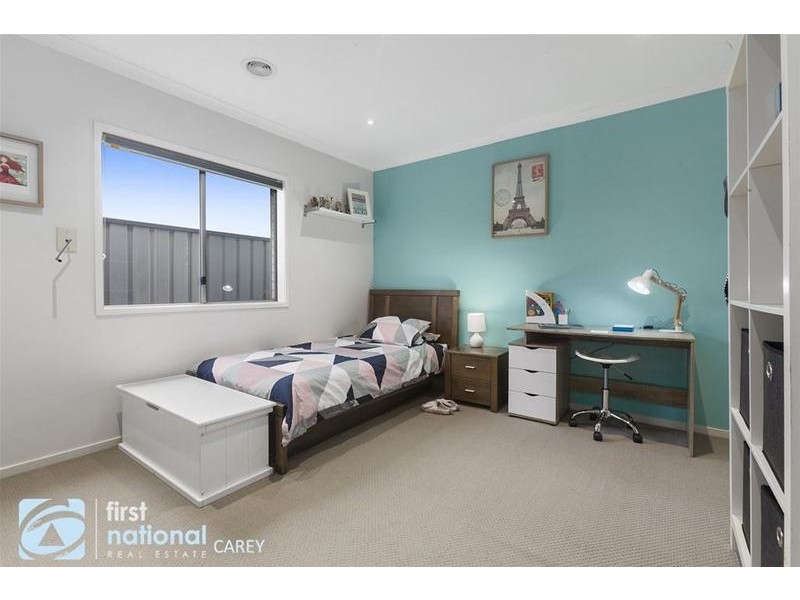 15 Raymond George Place, Lara VIC 3212