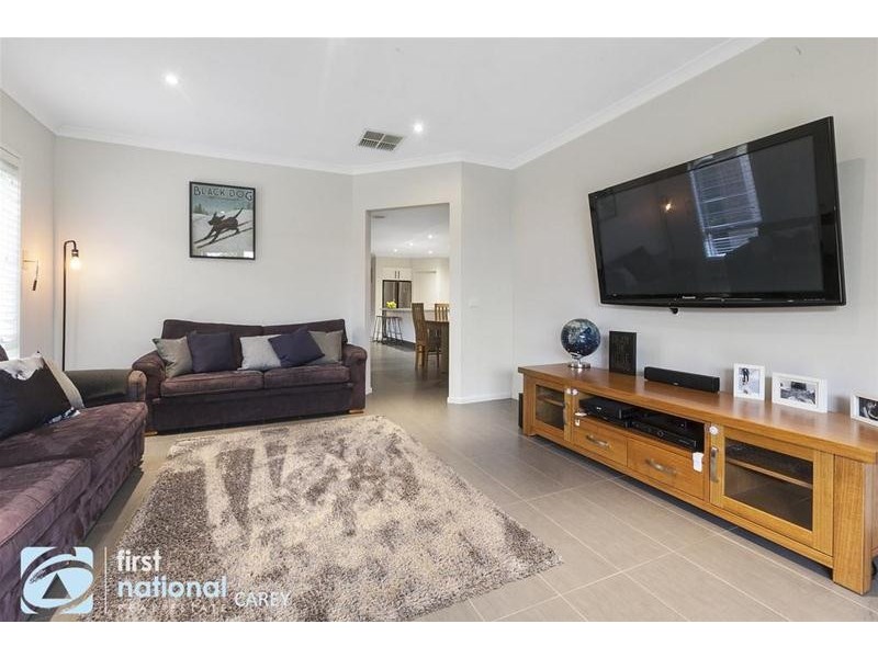 15 Raymond George Place, Lara VIC 3212