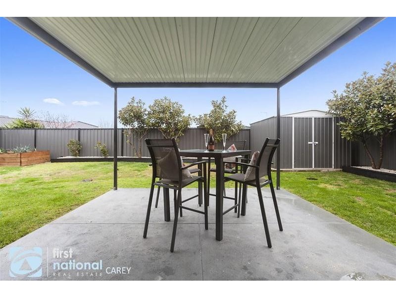 15 Raymond George Place, Lara VIC 3212