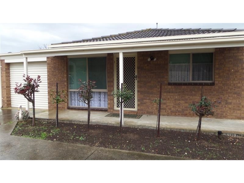 1/12 St James Street, St Albans Park VIC 3219