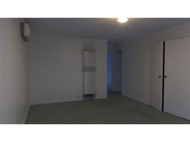 1/12 St James Street, St Albans Park VIC 3219