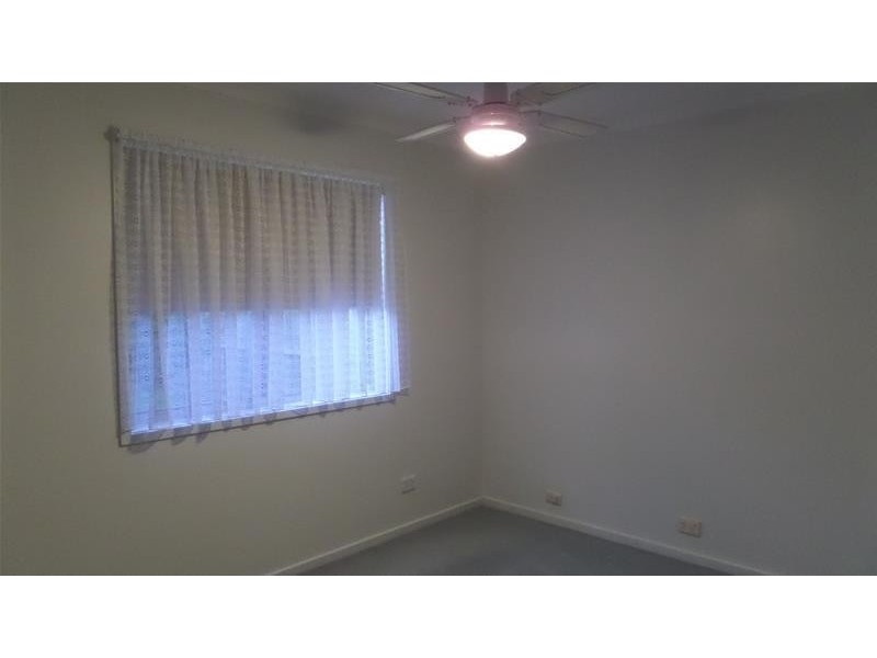 1/12 St James Street, St Albans Park VIC 3219