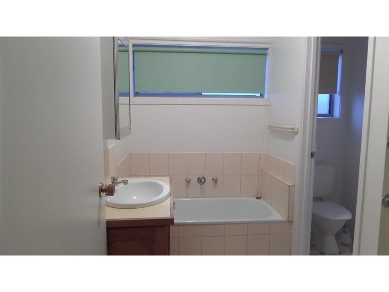 1/12 St James Street, St Albans Park VIC 3219