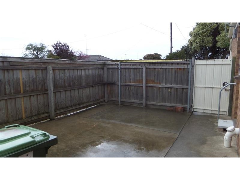 1/12 St James Street, St Albans Park VIC 3219