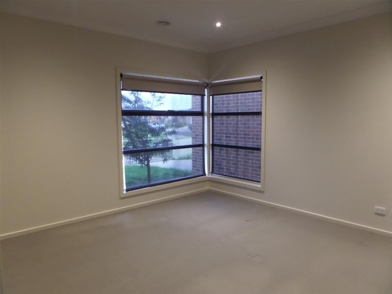 2 Raymond George Place, Lara VIC 3212