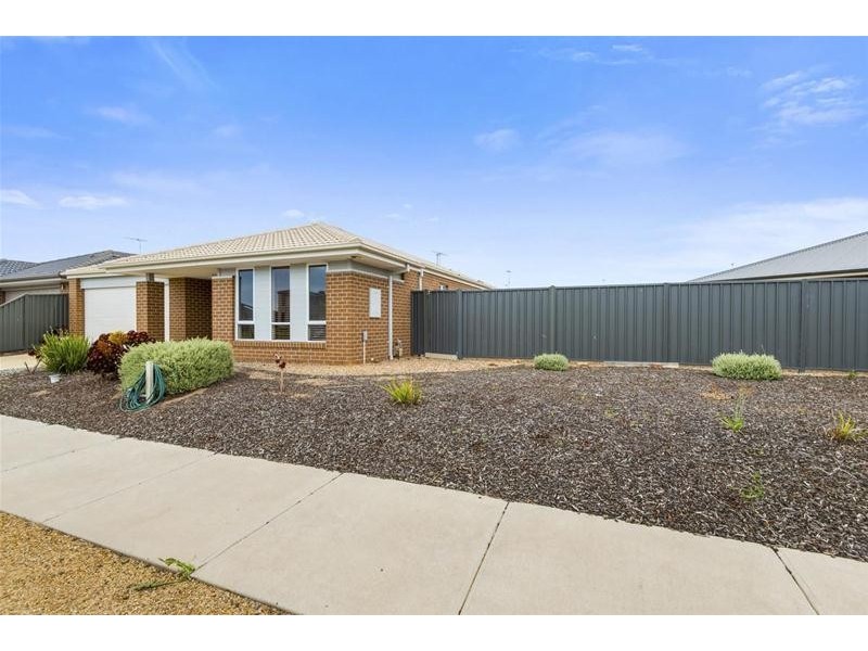 10-12  Cape Baron Drive, Lara VIC 3212