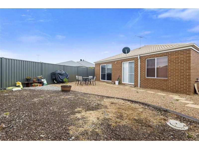 10-12  Cape Baron Drive, Lara VIC 3212