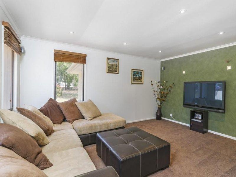 67 Station Lake Road, Lara VIC 3212