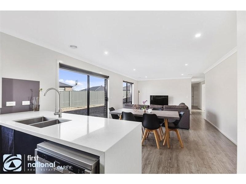 13 -15 Pelican Way, Lara VIC 3212