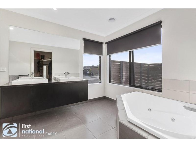 13 -15 Pelican Way, Lara VIC 3212
