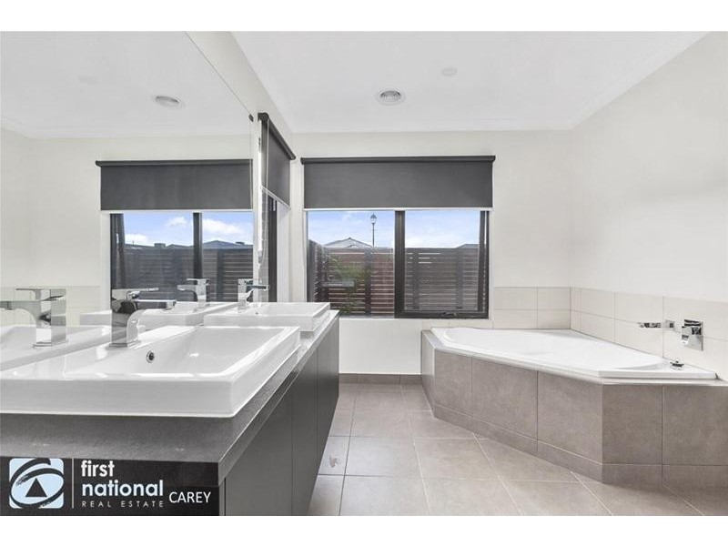 13 -15 Pelican Way, Lara VIC 3212