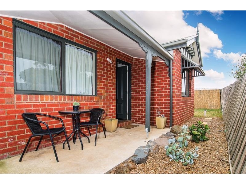 2/74 Fairbairn Drive, Corio VIC 3214