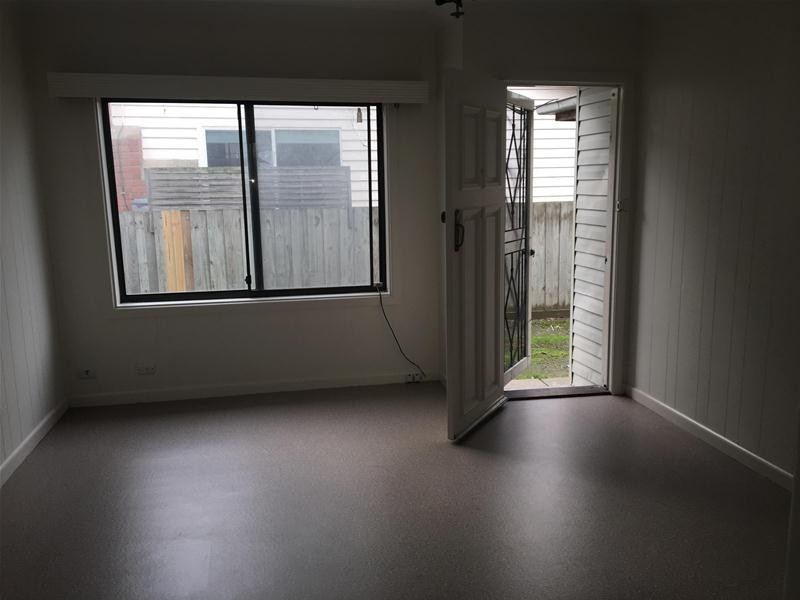 1/15 Phosphate Road, North Shore VIC 3214