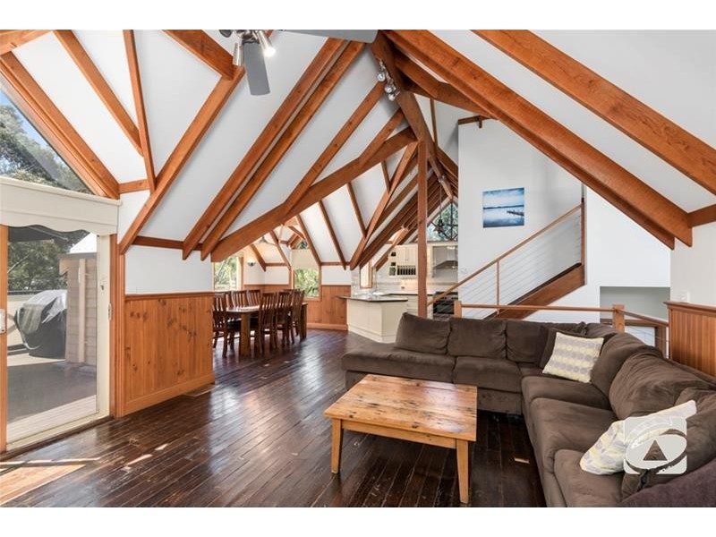 14 Scarlett Grove, Lara VIC 3212