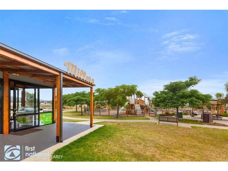 77 Westlakes Blvd, Lara VIC 3212