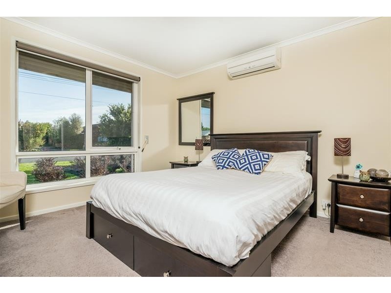 10 Henderson Drive, Lara VIC 3212