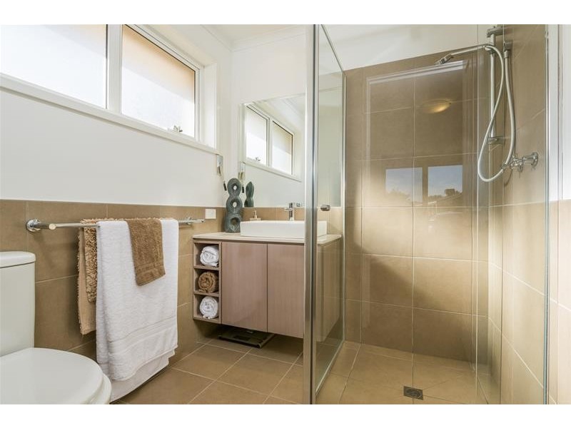 10 Henderson Drive, Lara VIC 3212