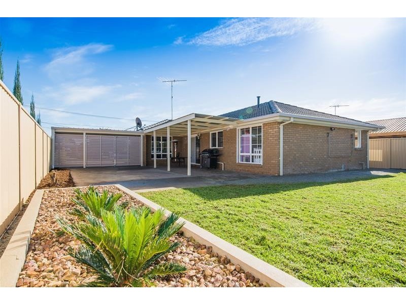 10 Henderson Drive, Lara VIC 3212