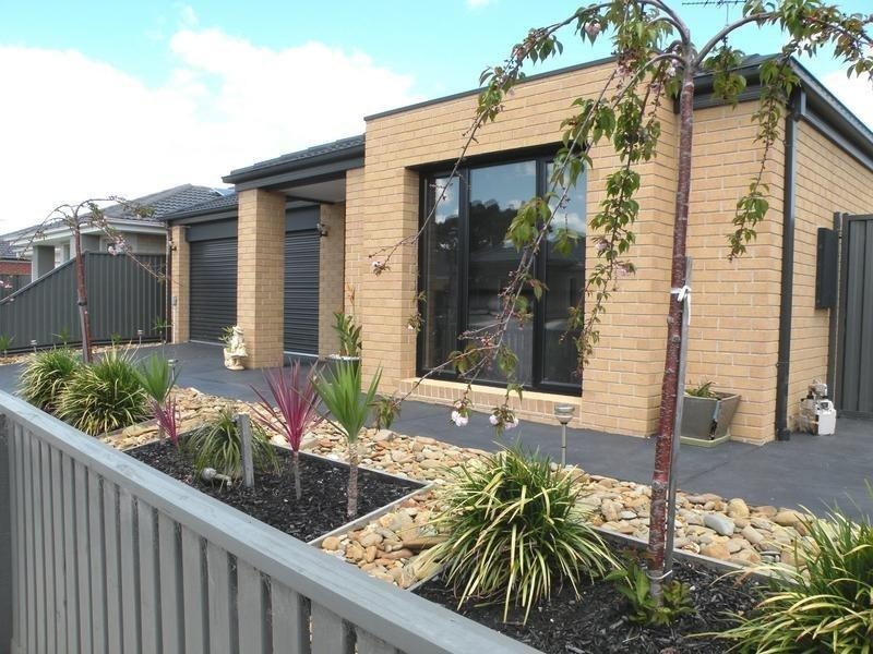 51 Grand Lakes Way, Lara VIC 3212