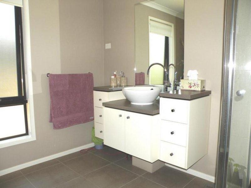 51 Grand Lakes Way, Lara VIC 3212