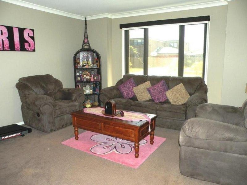 51 Grand Lakes Way, Lara VIC 3212