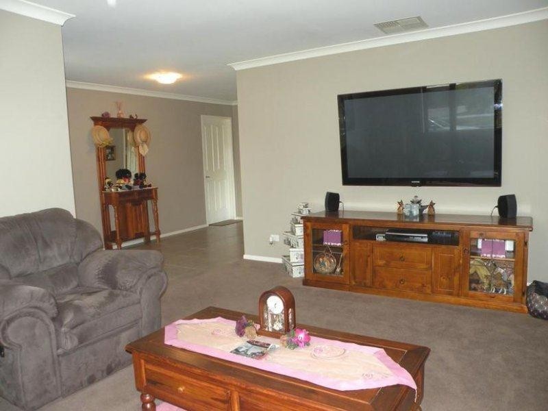 51 Grand Lakes Way, Lara VIC 3212