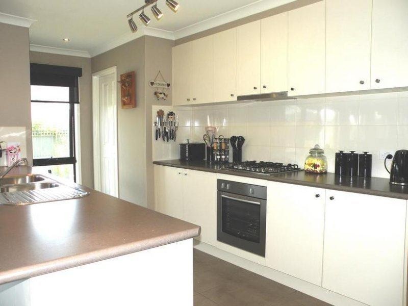 51 Grand Lakes Way, Lara VIC 3212