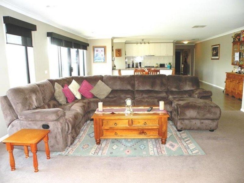 51 Grand Lakes Way, Lara VIC 3212