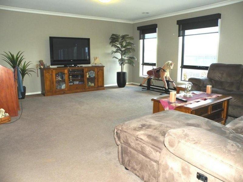 51 Grand Lakes Way, Lara VIC 3212