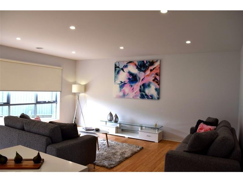 19 Westlakes Boulevard, Lara VIC 3212